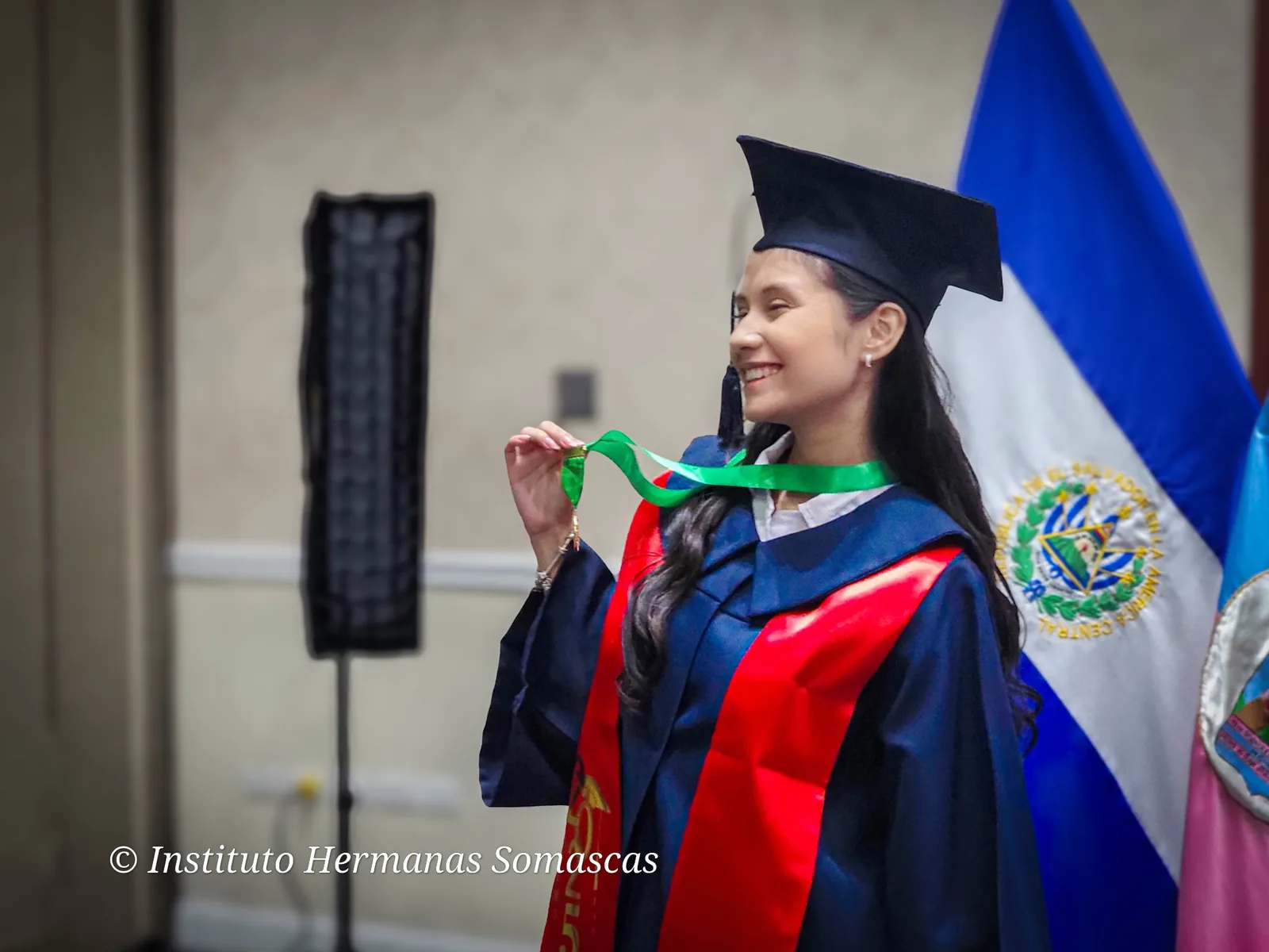 Graduada del Instituto Hermanas Somascas durante su acto de graduación